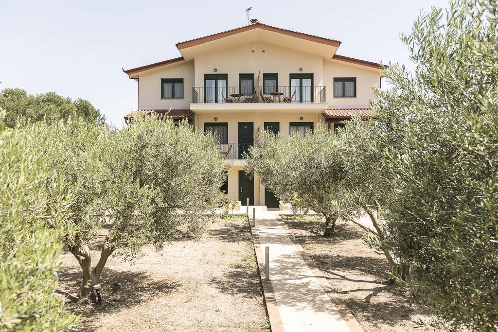 Olive Tree Apartments فوركا المظهر الخارجي الصورة