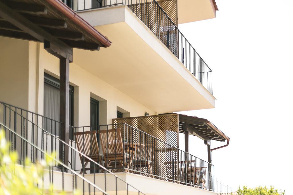 Olive Tree Apartments فوركا المظهر الخارجي الصورة